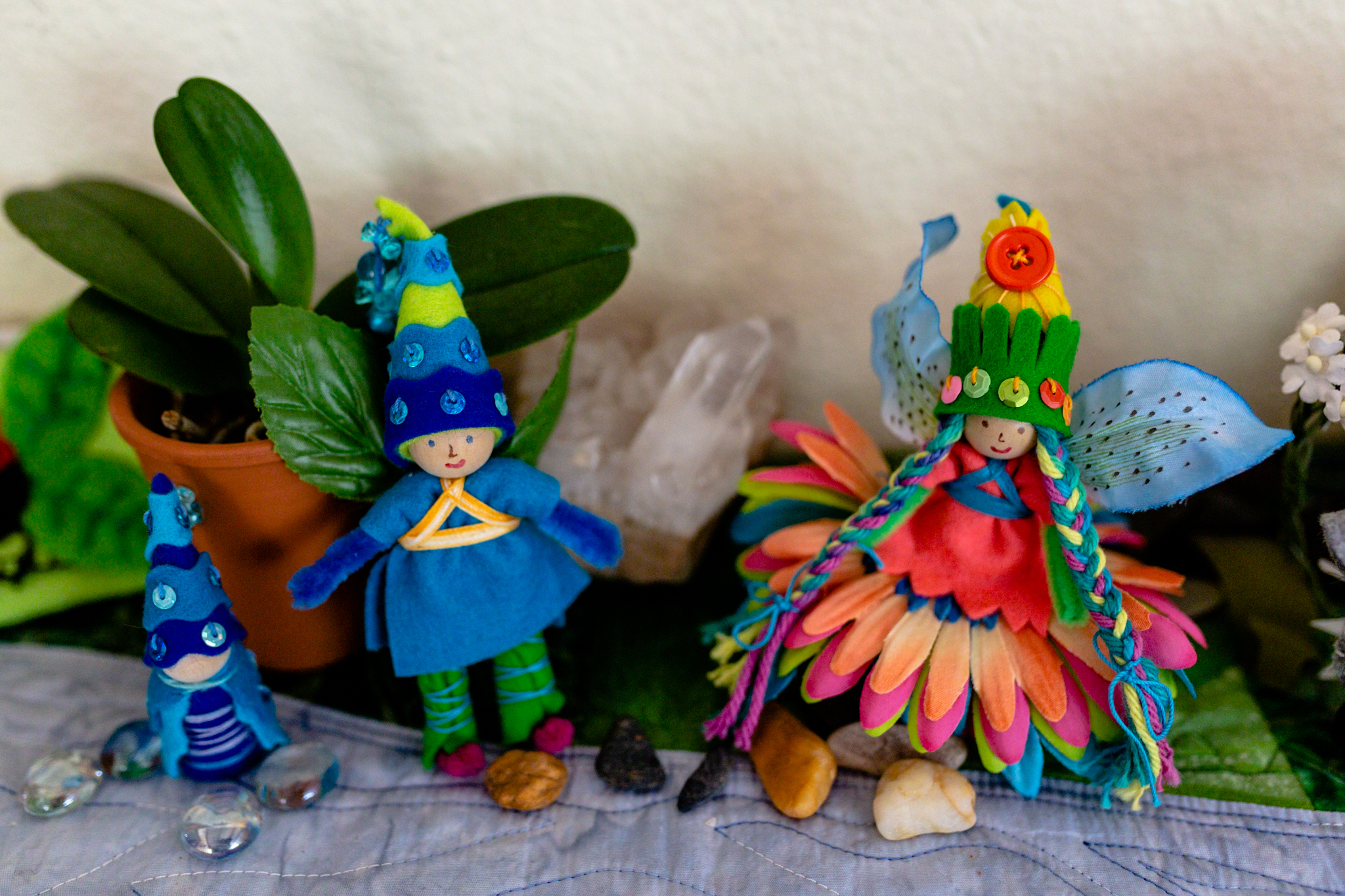 Magical Forest Fairy Crafts through the Seasons by Lenka Vodicka-Paredes and Asia Currie