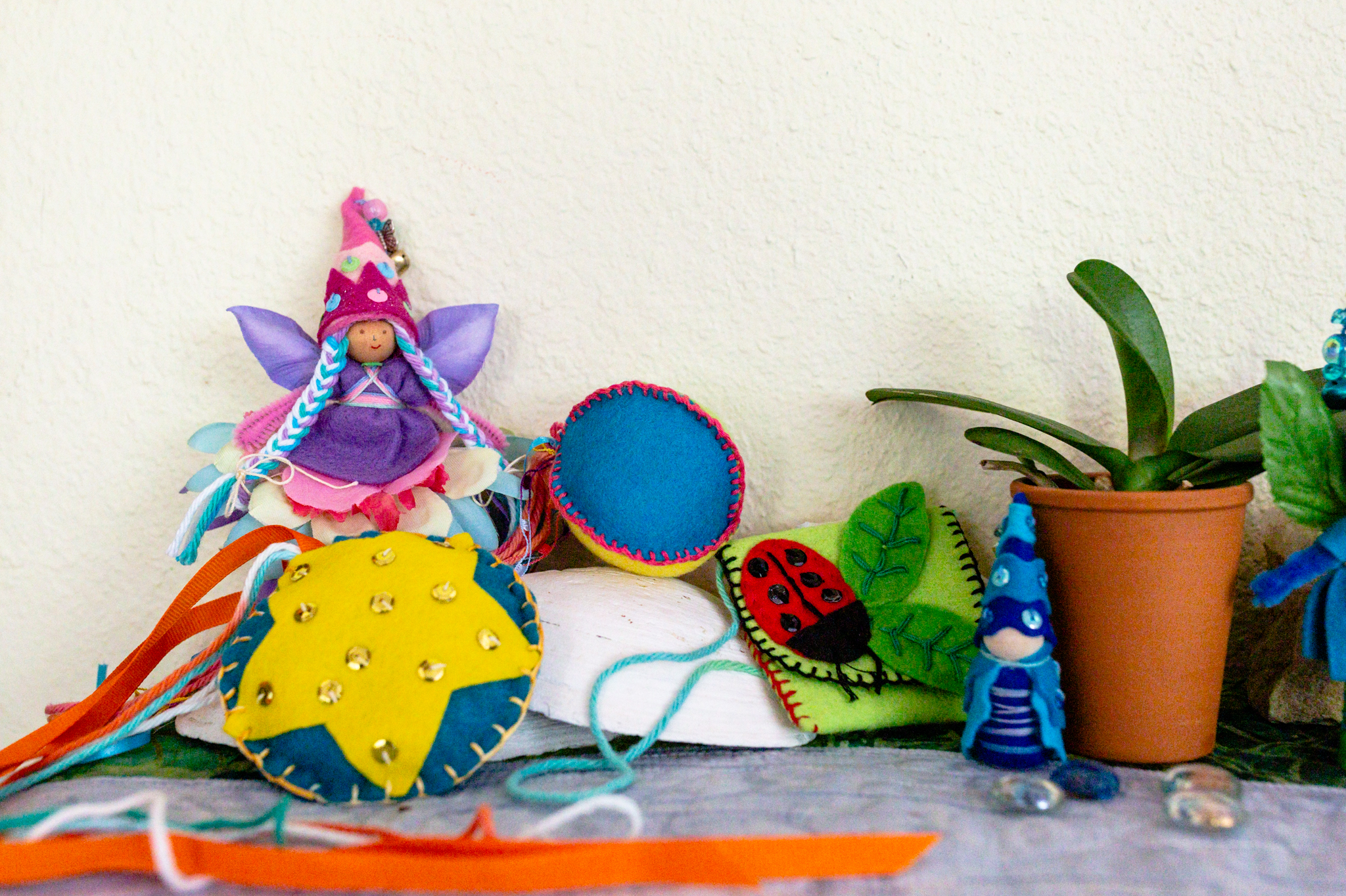 Magical Forest Fairy Crafts through the Seasons by Lenka Vodicka-Paredes and Asia Currie