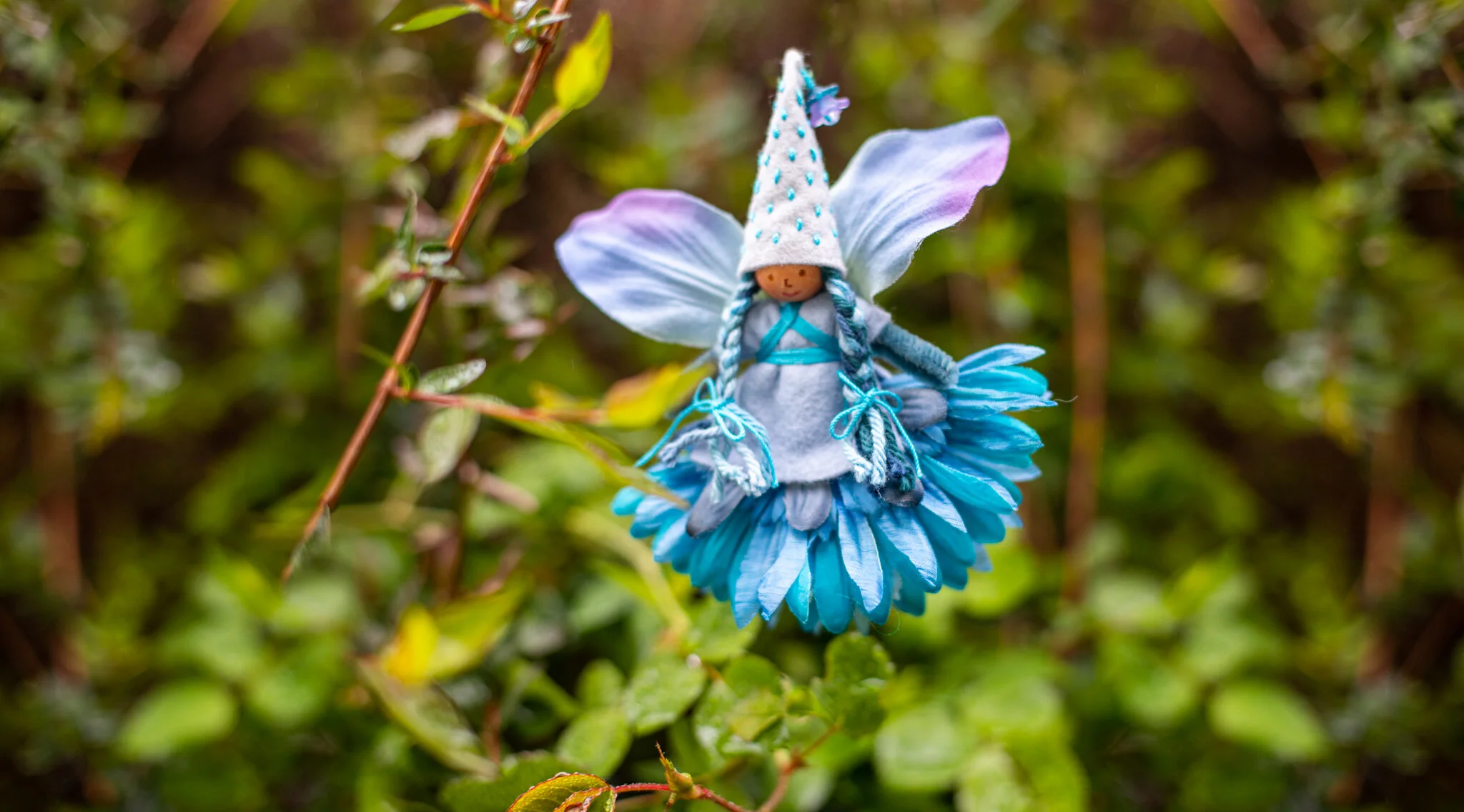 Fairies What S Happening In The Forest Forest Fairy Crafts