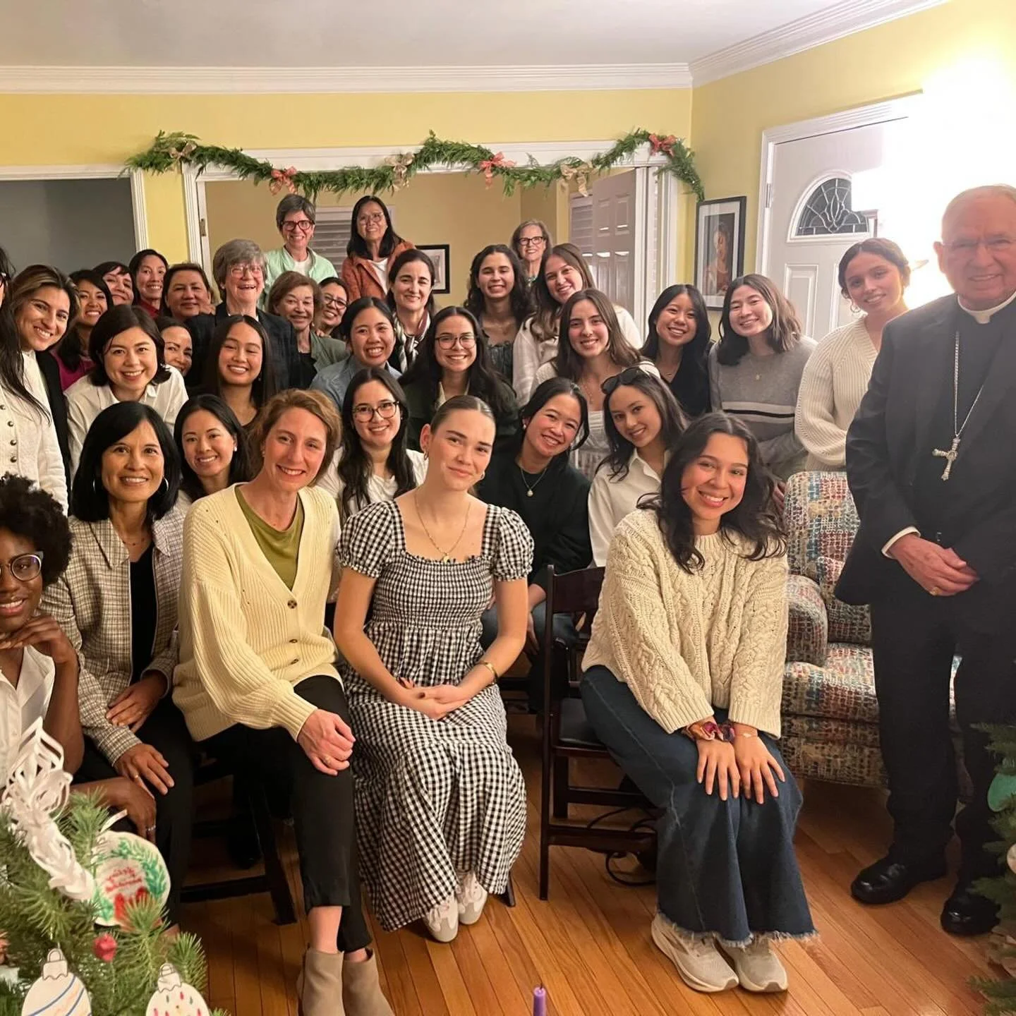 HO HO HO! Merry (early) Christmas from Westfield!! 🎁

We are wrapping up an amazing year here full of recollections, meditations, masses, seminars, classes, and lasting memories. 

Recently, the Archbishop Jose Gomez came to visit us at Westfield; w