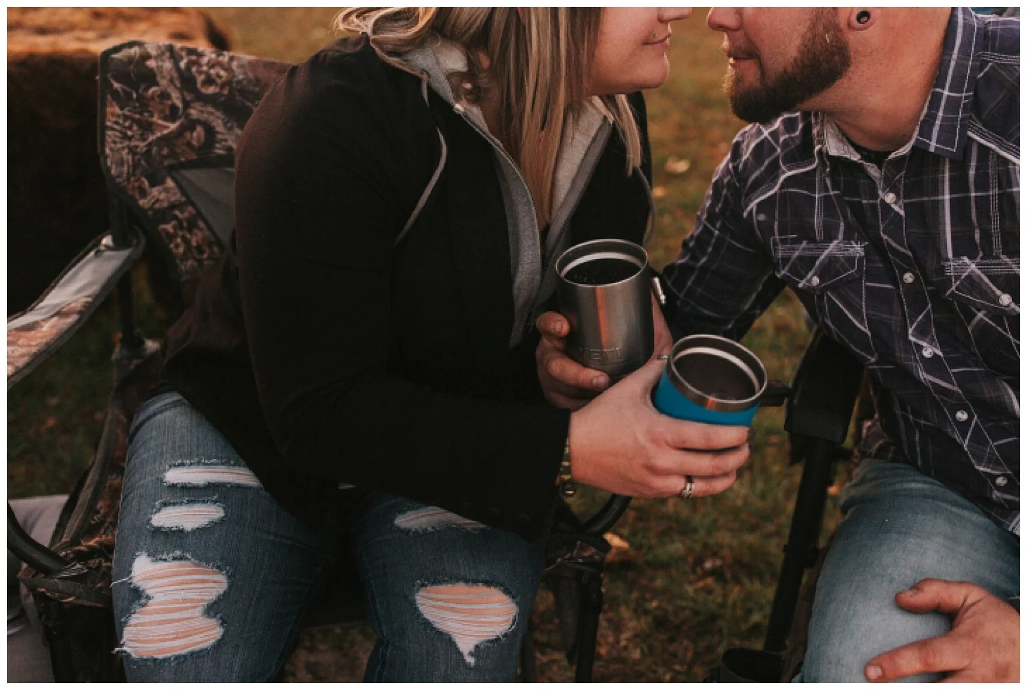 cozy_campfire_campsite_engagement_anniversary_session_nebraska_photographer_haley_chicoine_adventureous_wedding_0028.jpg