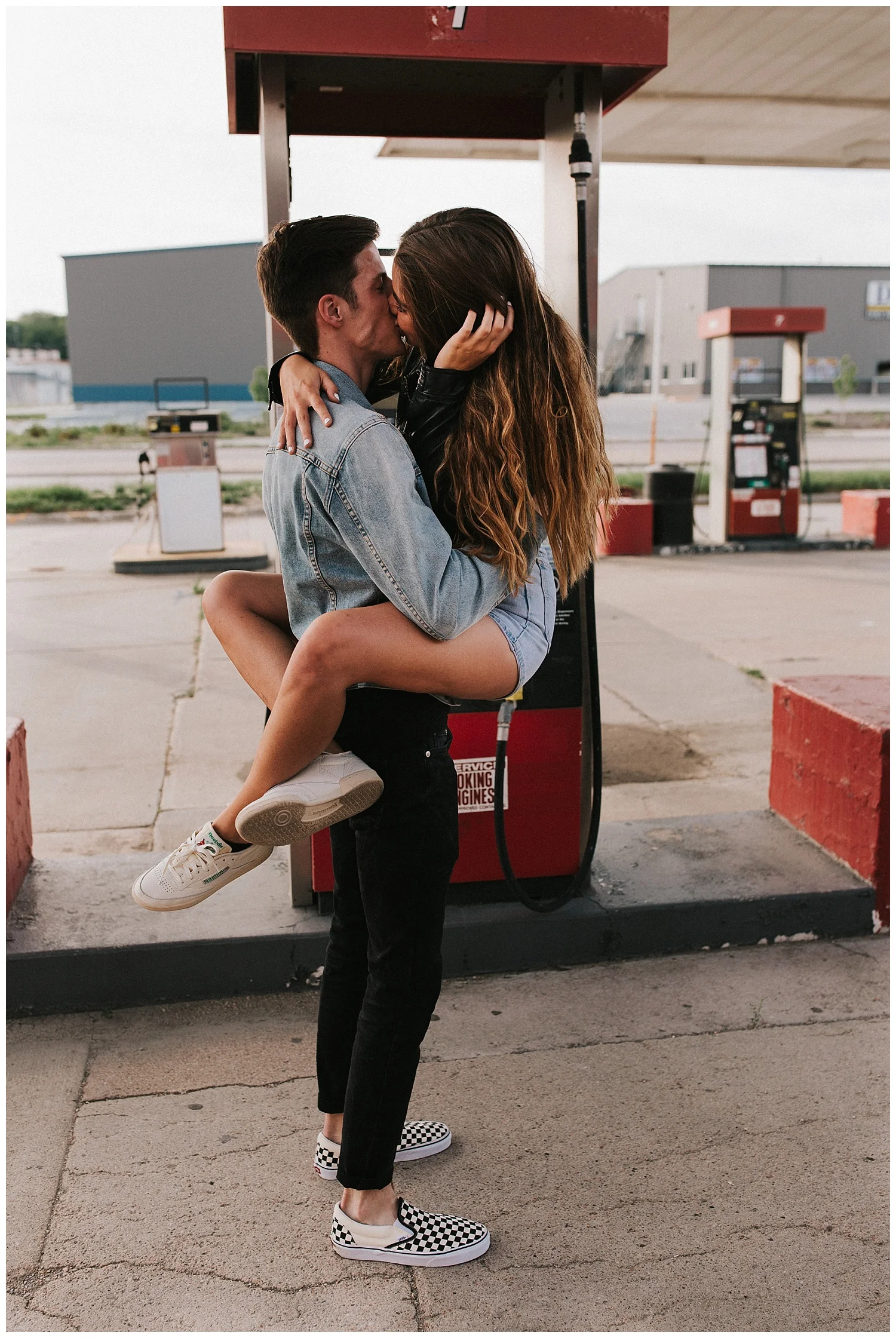 romantic_adventurous_engaement_photographer_wedding_nebraska_love_photography_0011.jpg