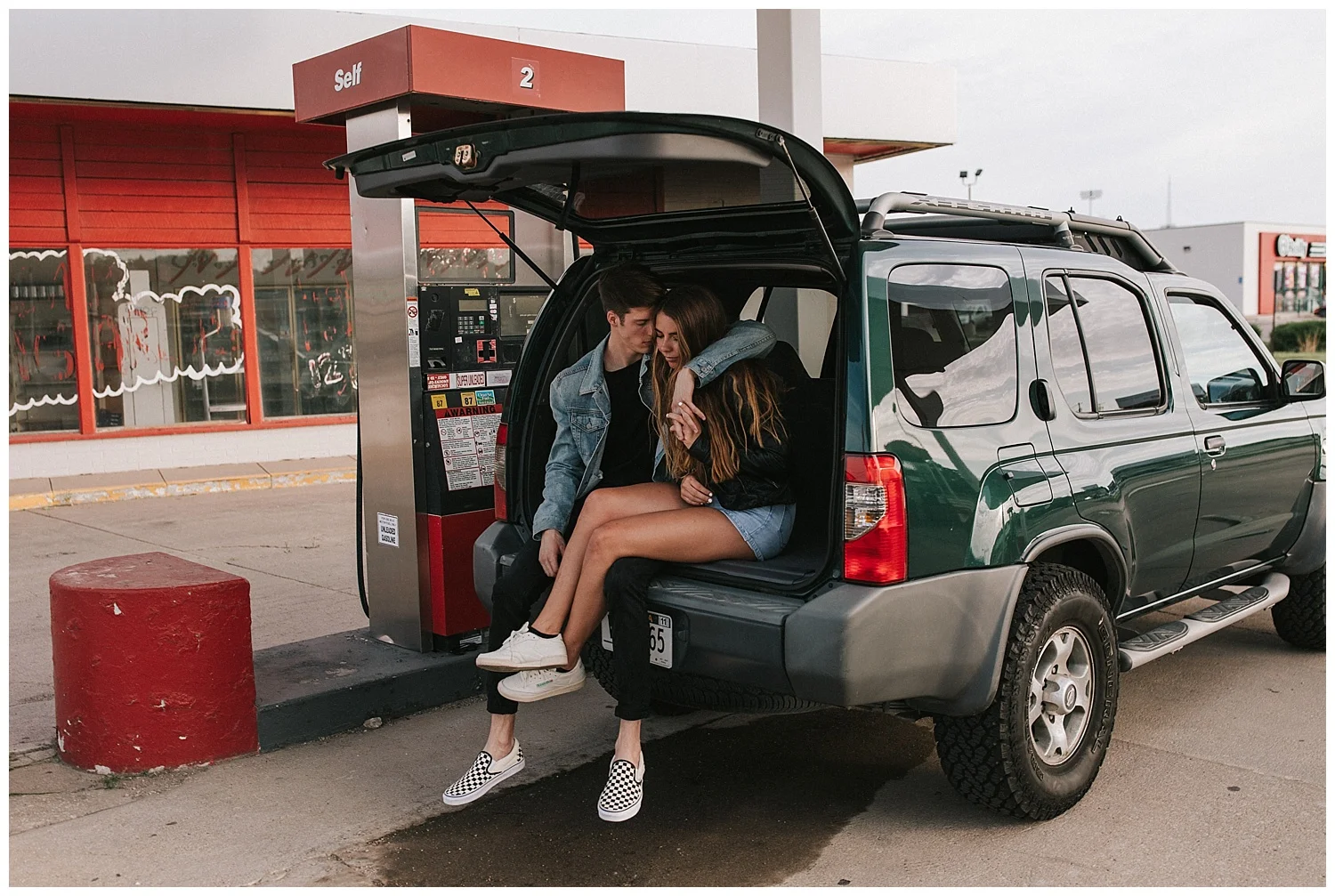 romantic_adventurous_engaement_photographer_wedding_nebraska_love_photography_0027.jpg