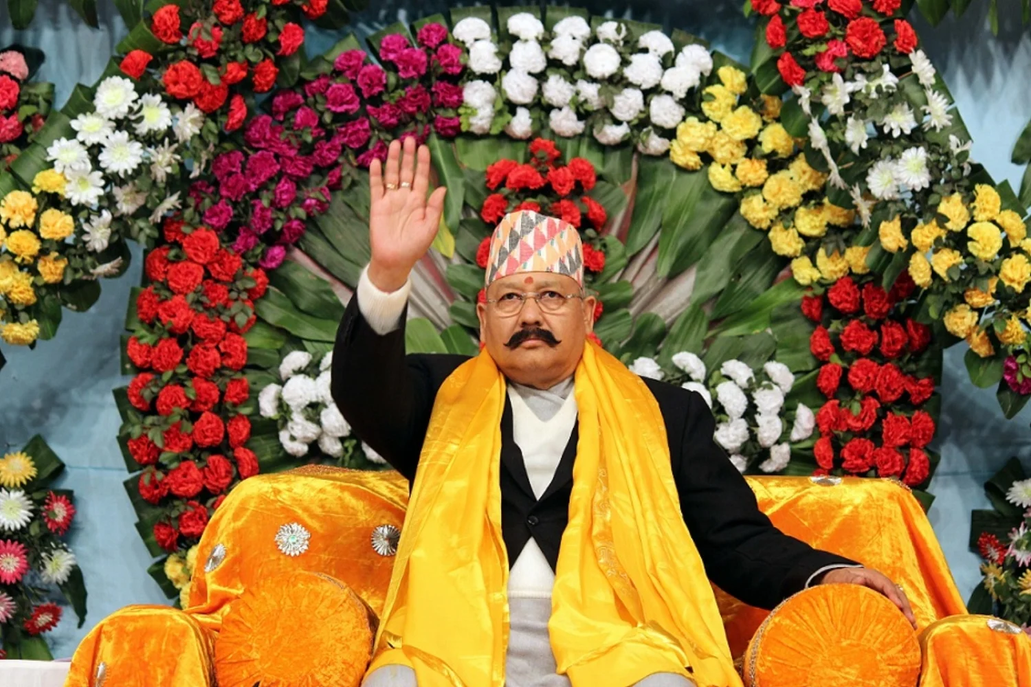 Guru Maharaji giving blessings v1.jpeg