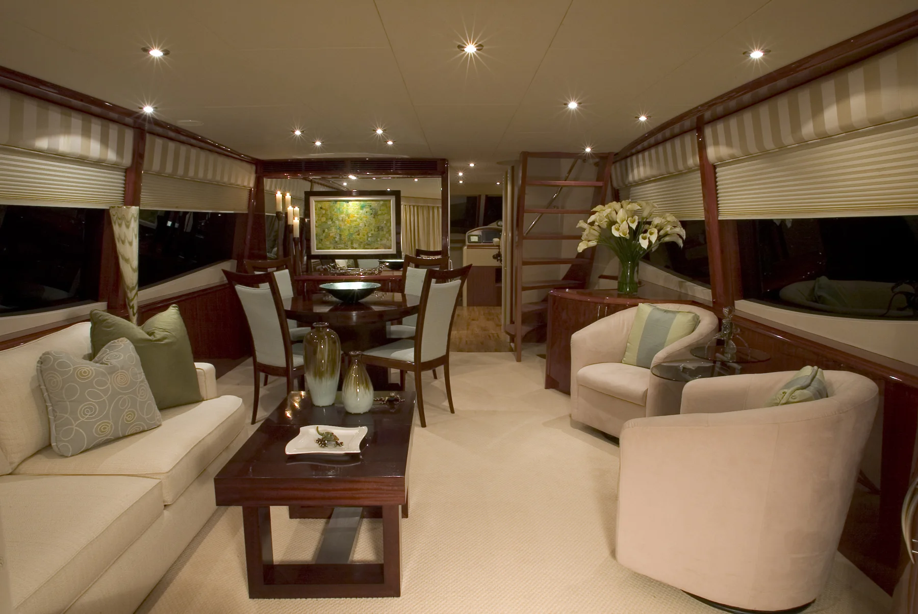 68001 Main salon 1.jpg