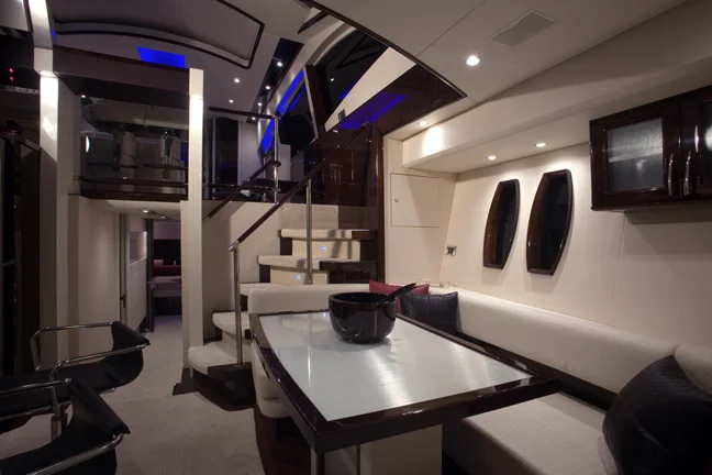 75_07Galley02L.jpg
