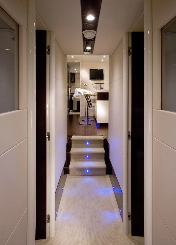 LSX75016_Hallway01.jpg