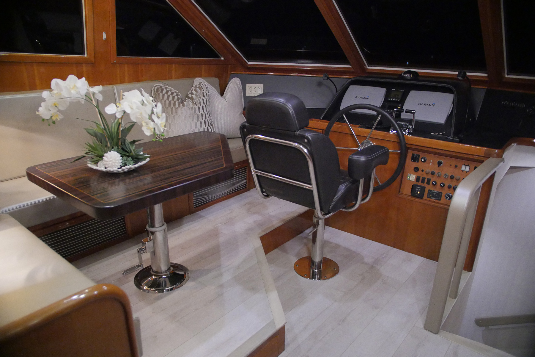 PilotHouse-2-correction.jpg