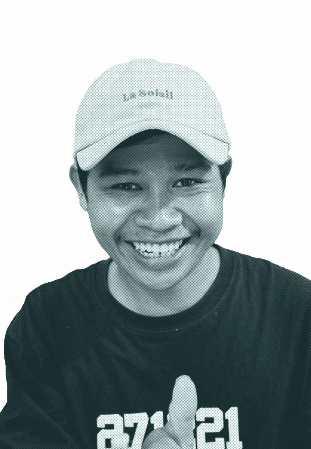 Topiku’s commitment to fair trade and sustainability: an artisan perfecting a handcrafted hat