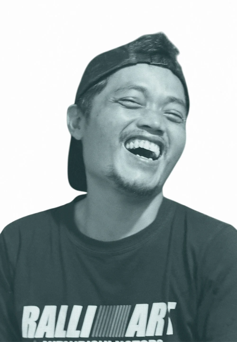 Indonesian artisan crafting a sustainable hat by hand at Topiku’s ethical production facility