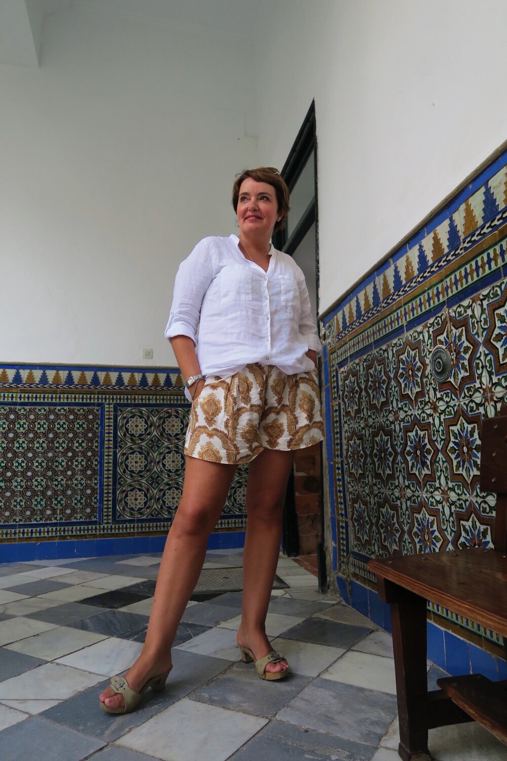 Susie Cormack Bruce in British Institute in Sevilla.JPG