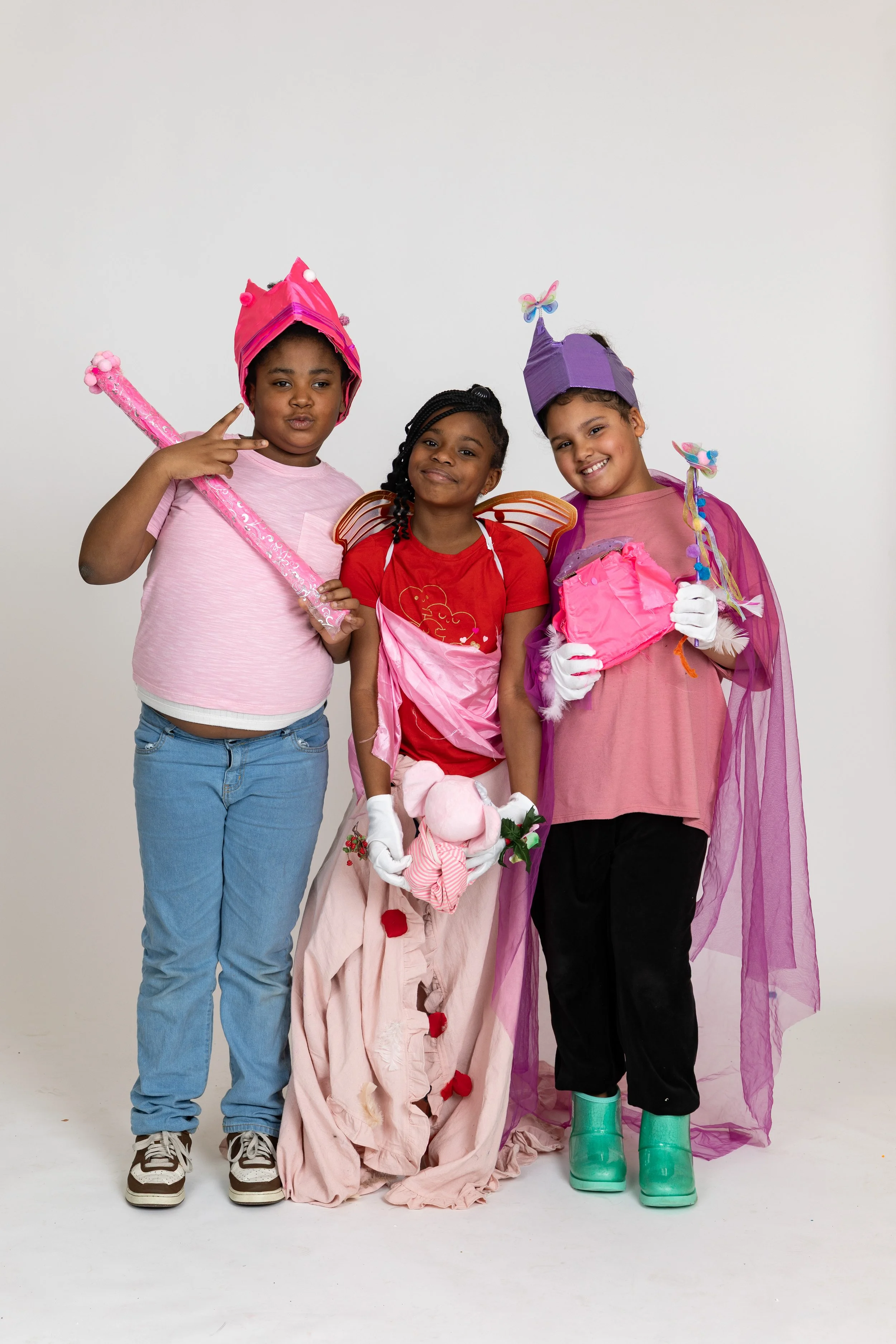 2025.12.18_ArtBuddies_Portraits_554x.jpg