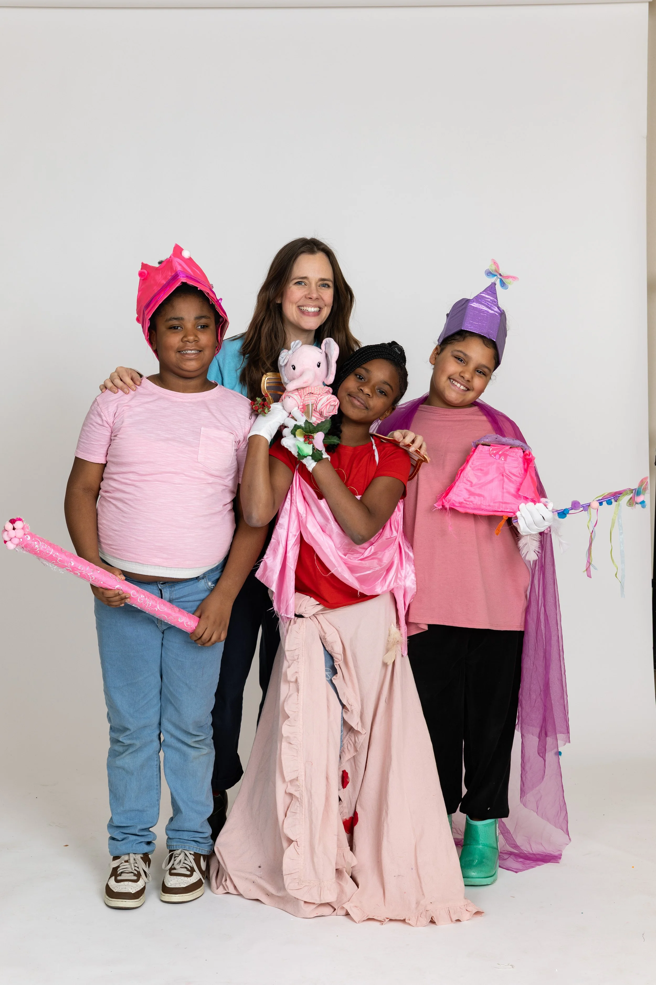 2025.12.18_ArtBuddies_Portraits_557x.jpg