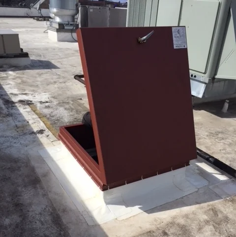 Replaced roof hatch atop a Red Lobster.