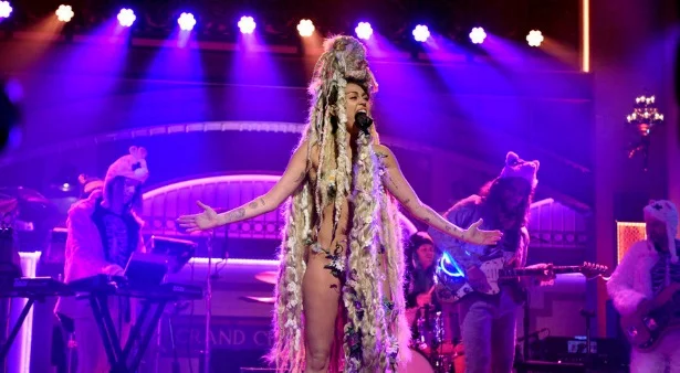 Miley Cyrus and The Flaming Lips Perform on Saturday Night Live