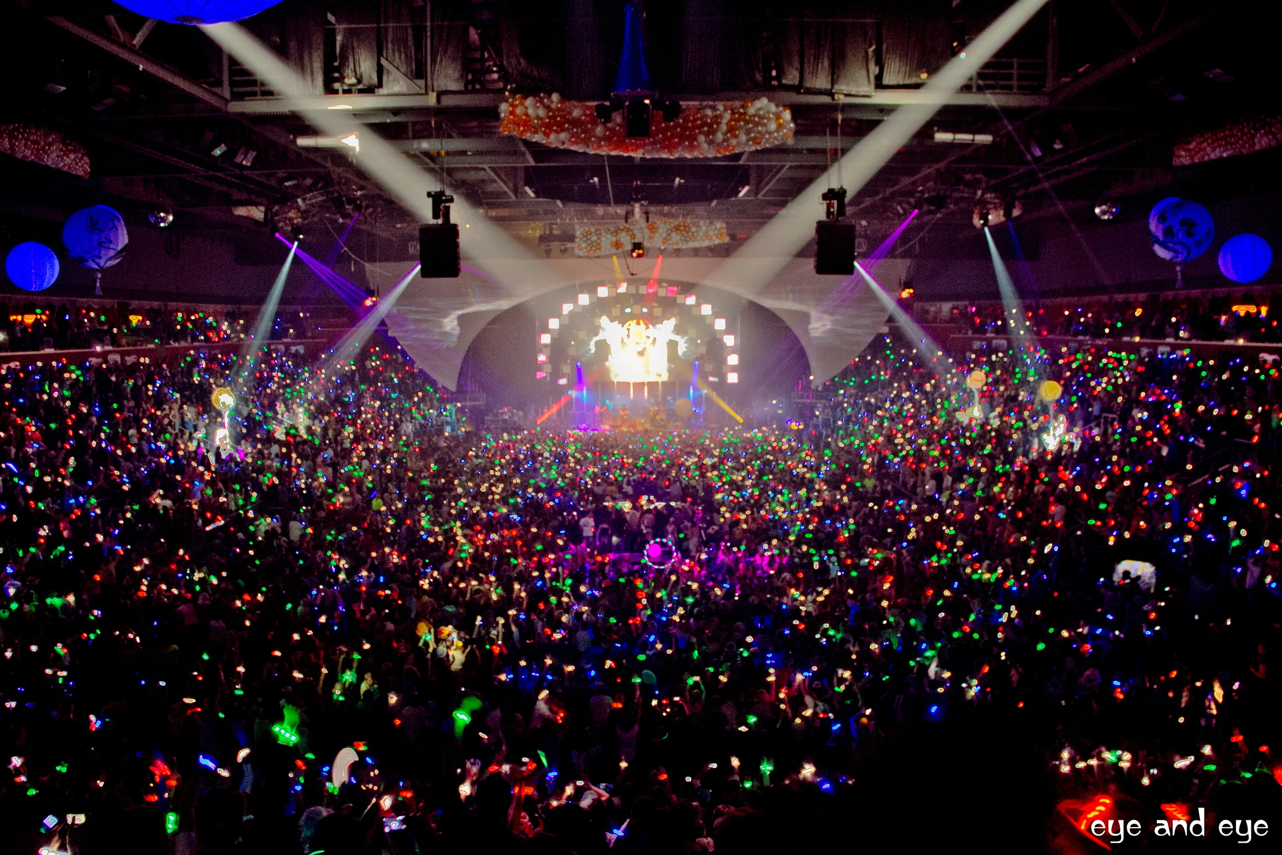 Stream The String Cheese Incident's NYE Run