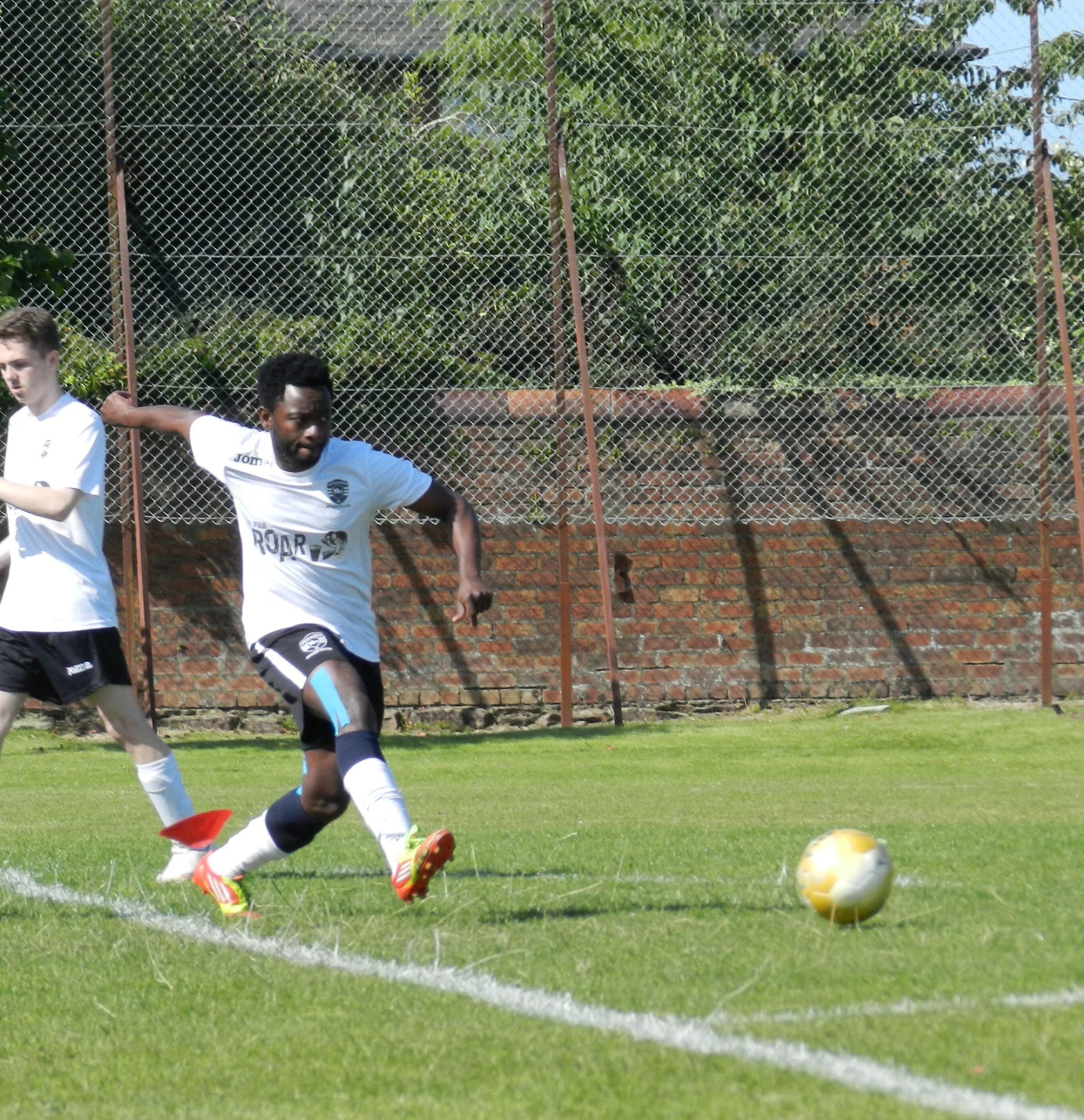 Harry (R) scored his eighth goal of the season with a well-taken late volley. His second goal in as many games vs Newshot was set up by a great cross from Marc (L)