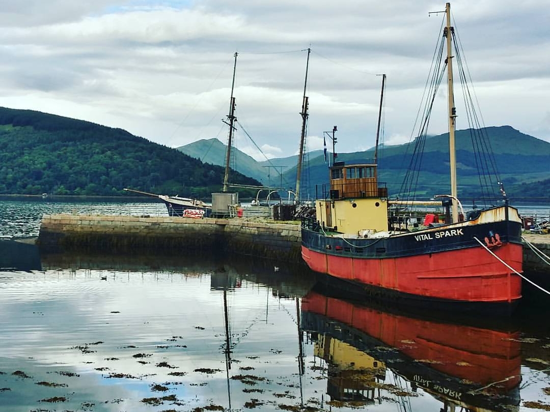 The beautiful port town of Inveraray, with Vital Spark docked...but it would be less than plain sailing for United on the day.