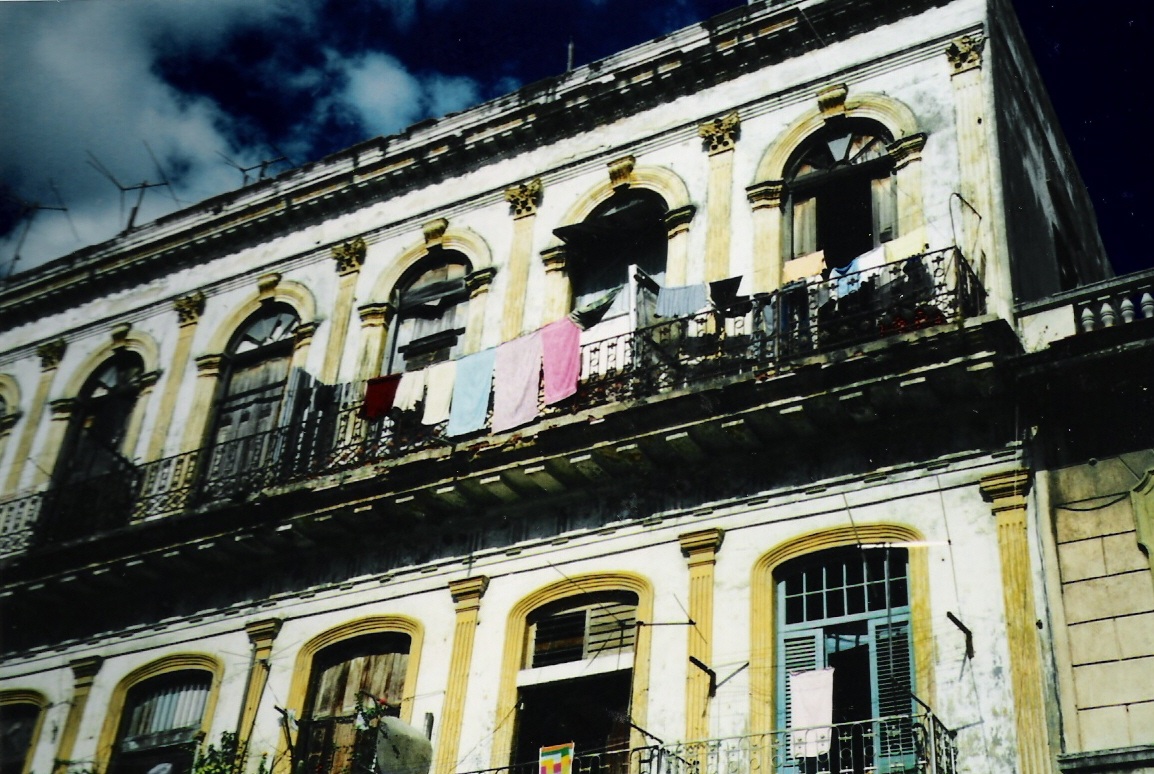 Cuba_Laundry Yellow Bldg