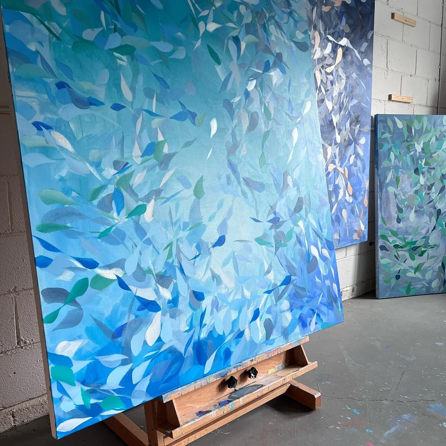 Behind-the-scenes. // #artbymegan #artstudio #artistsoninstagram #wheretheycreate #womeninthearts #artcollector #dcartist #marylandartist #kensingtonartist #artdaily #abstractart #createyourlife #pintura