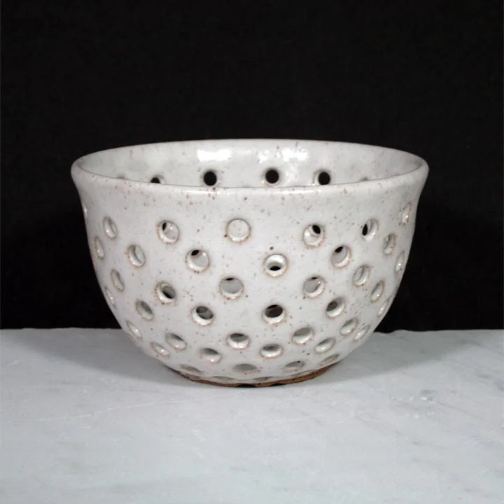 BOWL_FULL_BERRY_WHITE_SMALL_FRONT2.jpg