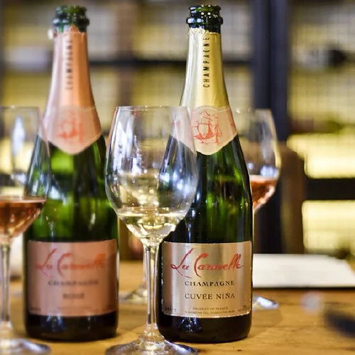 Tulips  copy_La Caravelle Champagne Gift Basket%0D%0A.jpg