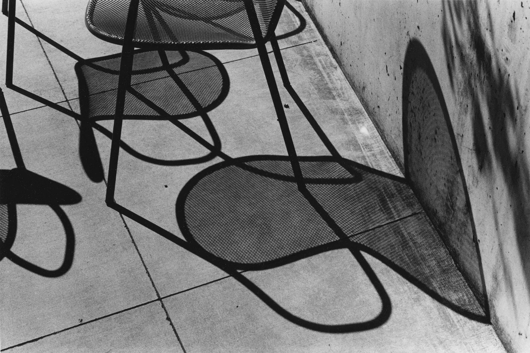 Four Chairs, Shadows