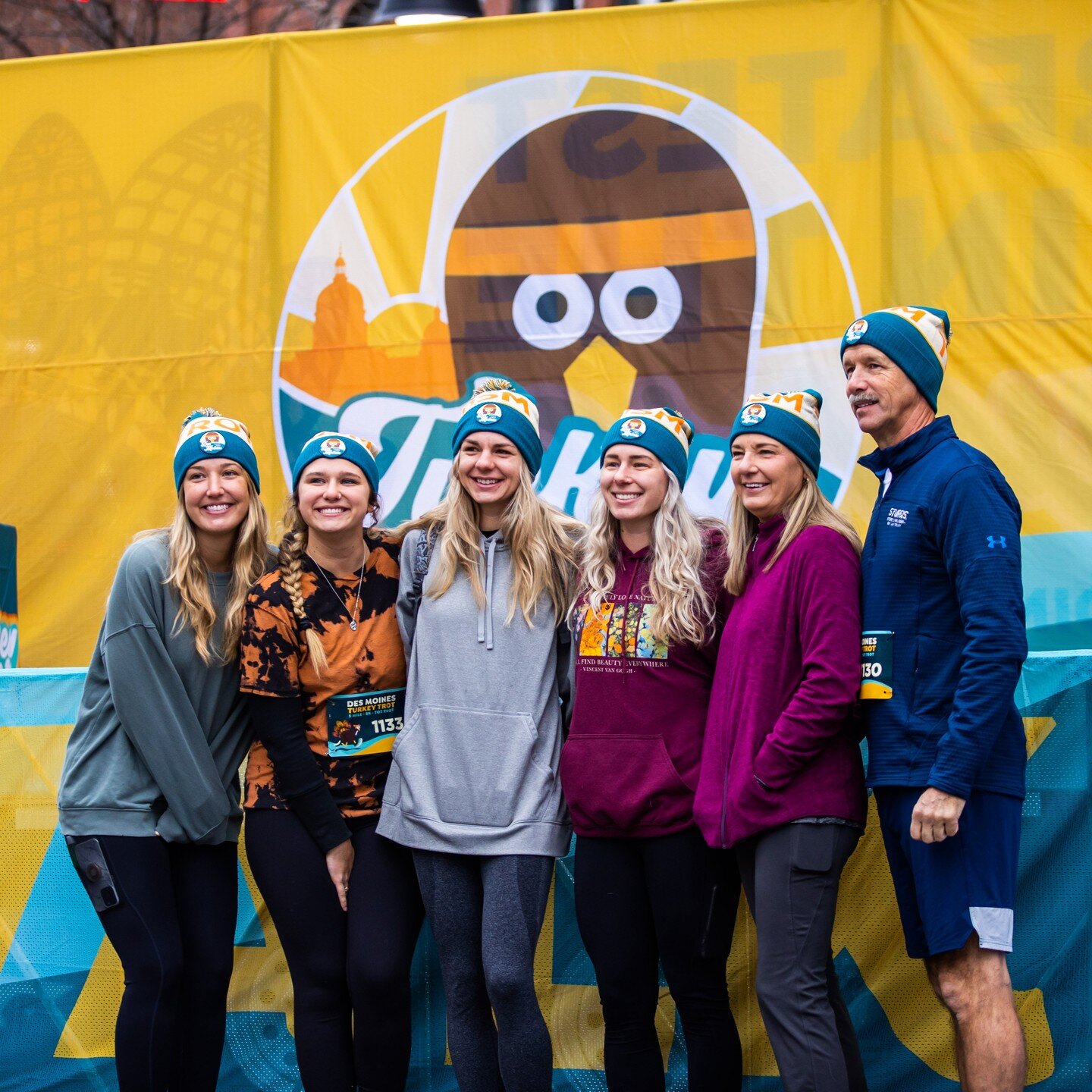 Check out photos of the 2022 Des Moines Turkey Trot from our photographer @architrujillo! 

We were thankful for warm weather to bring out more of your uncovered smiles on race day!

 🔗 📸 Full gallery link is available in bio #trotdsm