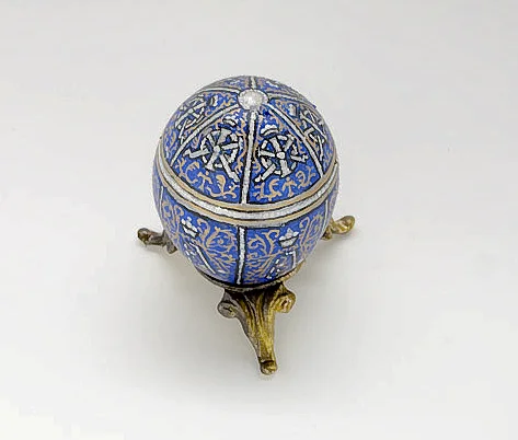 Monogram Egg