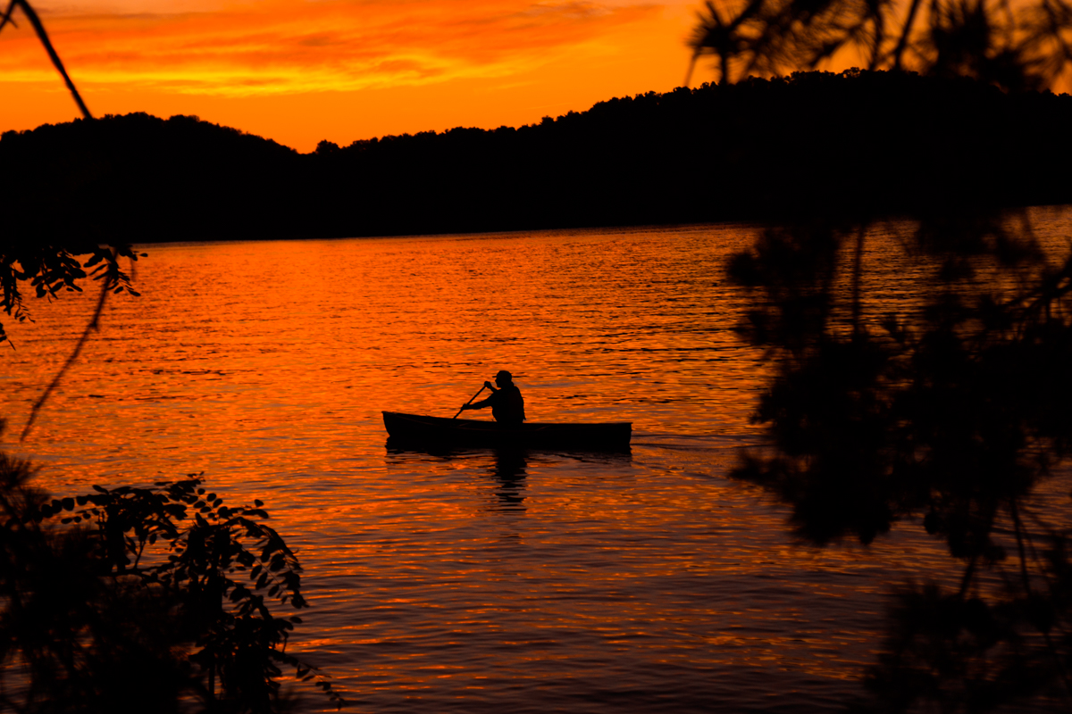 1_Paddling.jpg
