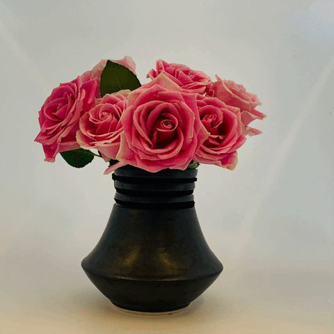 lashed vase (metallic black 2)