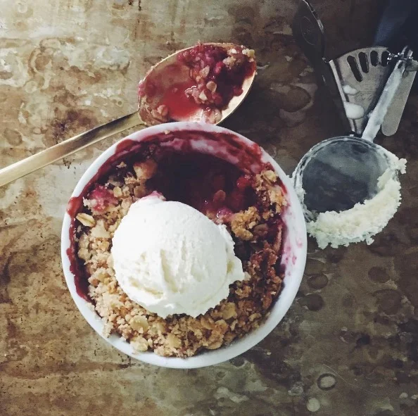 berry cobbler