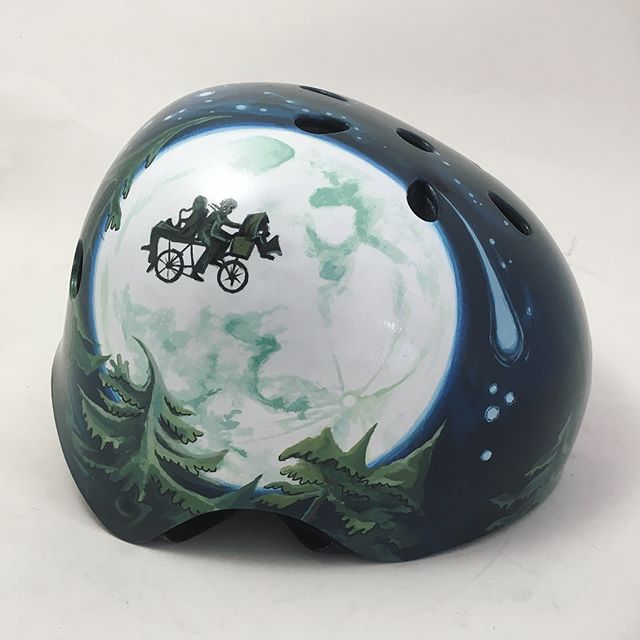 Painted this helmet for @bicyclebeatsweden copying illustrations by Bullen. Bicycle Beat is two saxophones and a drum kit built into a bicycle. Their music is great! Go listen. ✨🚲🥁🎷 [Also: 🕑our deadline for Christmas gifts is 12/1 if you want to 