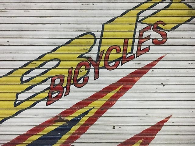 Hand-painted sign game is strong in DF! #juarez #alwayshandpaint #mexicocity #bikeshop