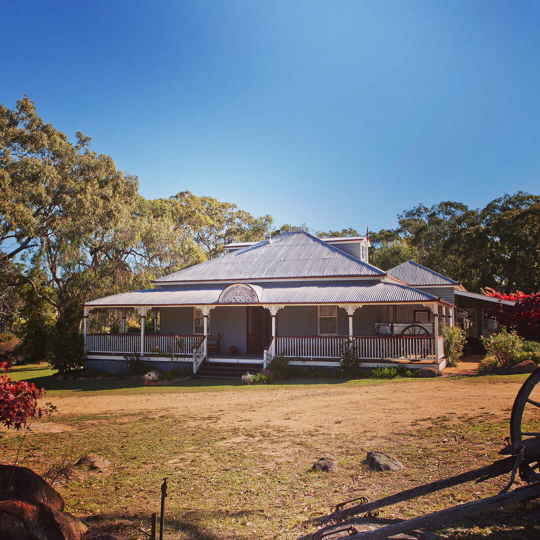 #tbt Filmning av det fantastiskt fina och mysiga bead &amp; brekfast hotellet &ldquo;Dimondvale  B&amp;B Cotages&rdquo; @diamondvalecottages i Stanthorpe, Queensland, Australia. Det ligger ca 3 tim bilf&auml;rd fr&aring;n Brisbane in&aring;t landet. 