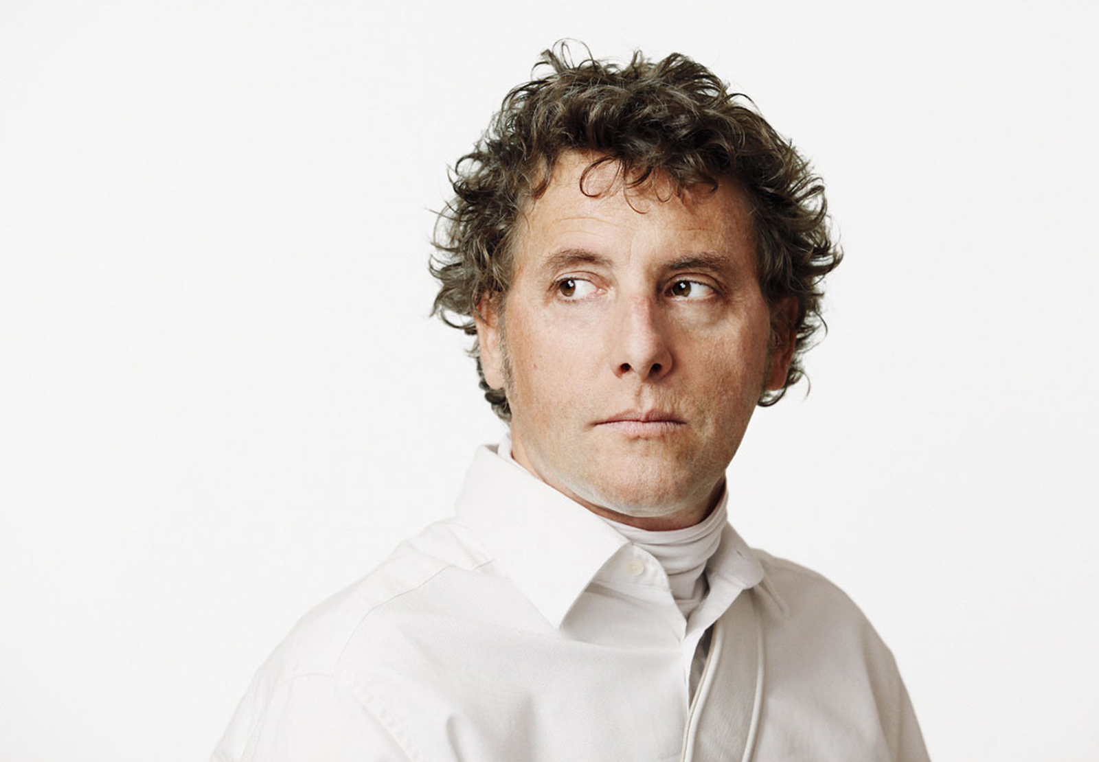 Reto Gehrig (29. Juni 1968 in Zürich) ist Schweizer Grafik Designer und Gründungsmitglied des Designers' Club (2008). Nach seiner grafischen Ausbildung arbeitete er zunächst als freier Künstler, bevor er als Initiator und Art Director stilbildender Zürcher Musik-Clubs in Erscheinung trat (Atelier Milvus & LUV-Club, später auch Alte Metzg, St.Pauli, Plaza Club und Kinski). Seine konzeptionellen und grafischen Arbeiten waren viele Jahre prägend für Zürichs Club-Kultur. Früh folgten Aufträge für nationale und internationale Kunden. Als Partner und Creative Director gründete er CODE. Werkstatt für Grafik (1994 bis 2007). Das Schwergewicht seiner Arbeit liegt im Markenaufbau, Konzeptentwicklung und Logo-Design. Reto Gehrig ist leidenschaftlicher Segler und lebt mit seiner Frau und den Töchtern Bonnie & Emma in Zürich – viel zu weit weg vom Meer. EMAIL CONTACT mail(at)retogehrig.ch