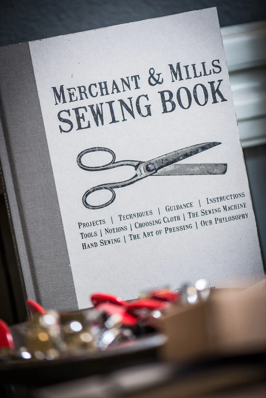 SewingBook_(c)StephanSonderegger.jpg