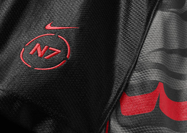 Ho14_N7_Printed_Zone_Short_655843-010_Detail_01_34908.jpg