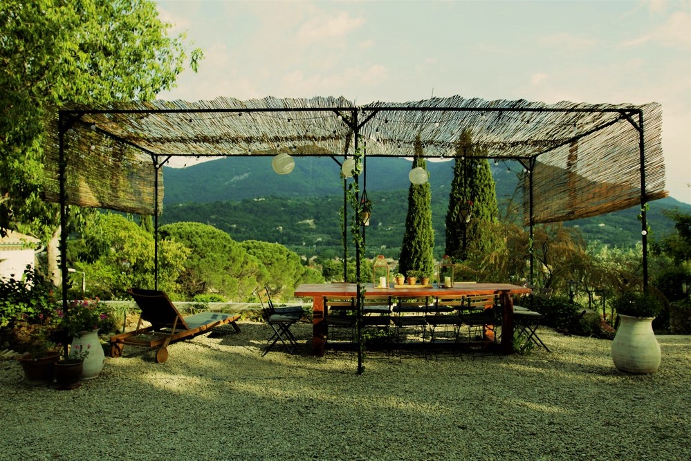 The tasting table at Maison 10, Provence.