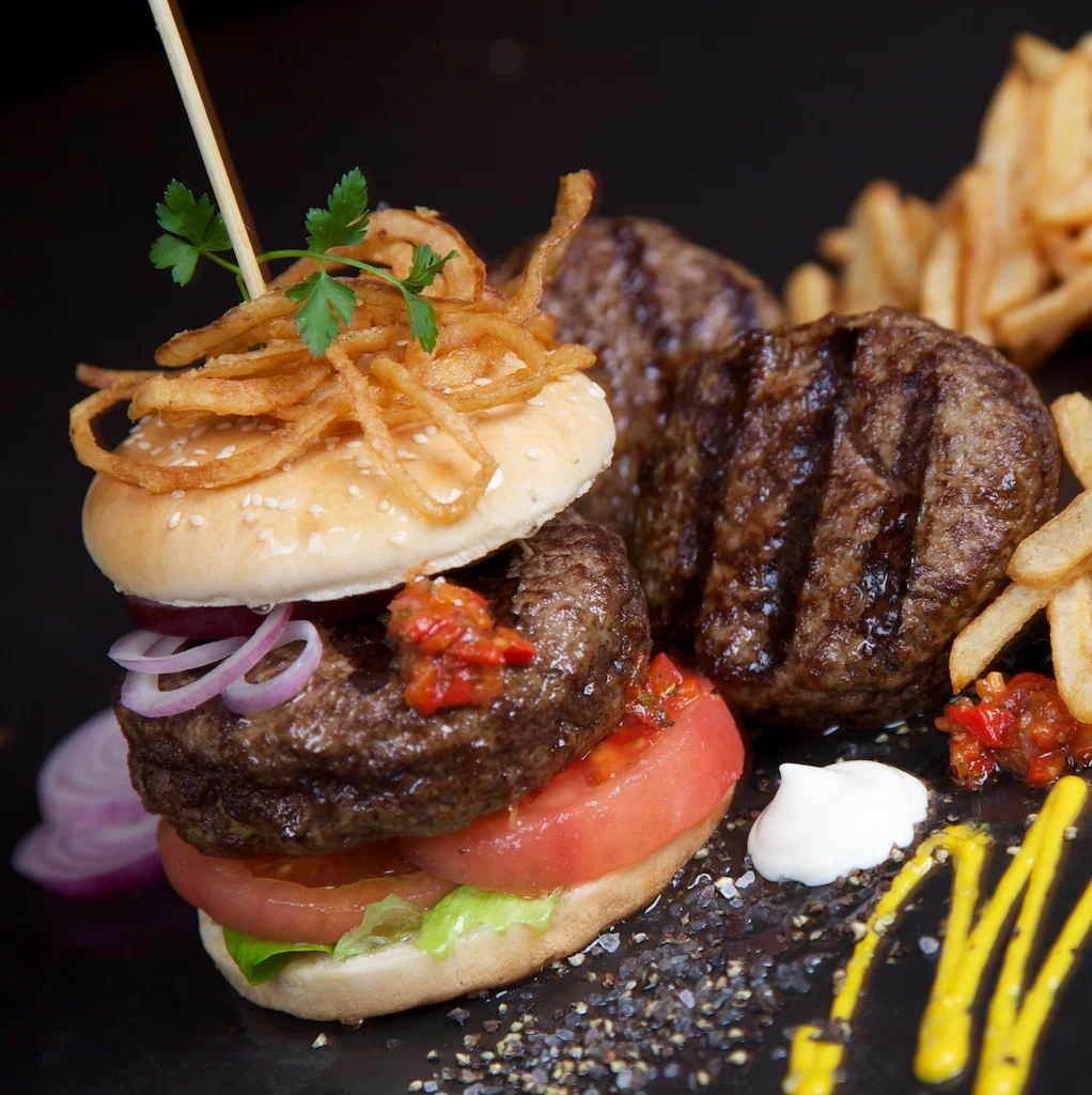 Deluxe Meat Merchant Burger.jpg