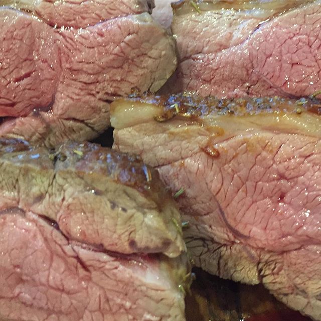 Rump of #glenarmestatelamb sliced. Perfect ! #himalayansaltaged