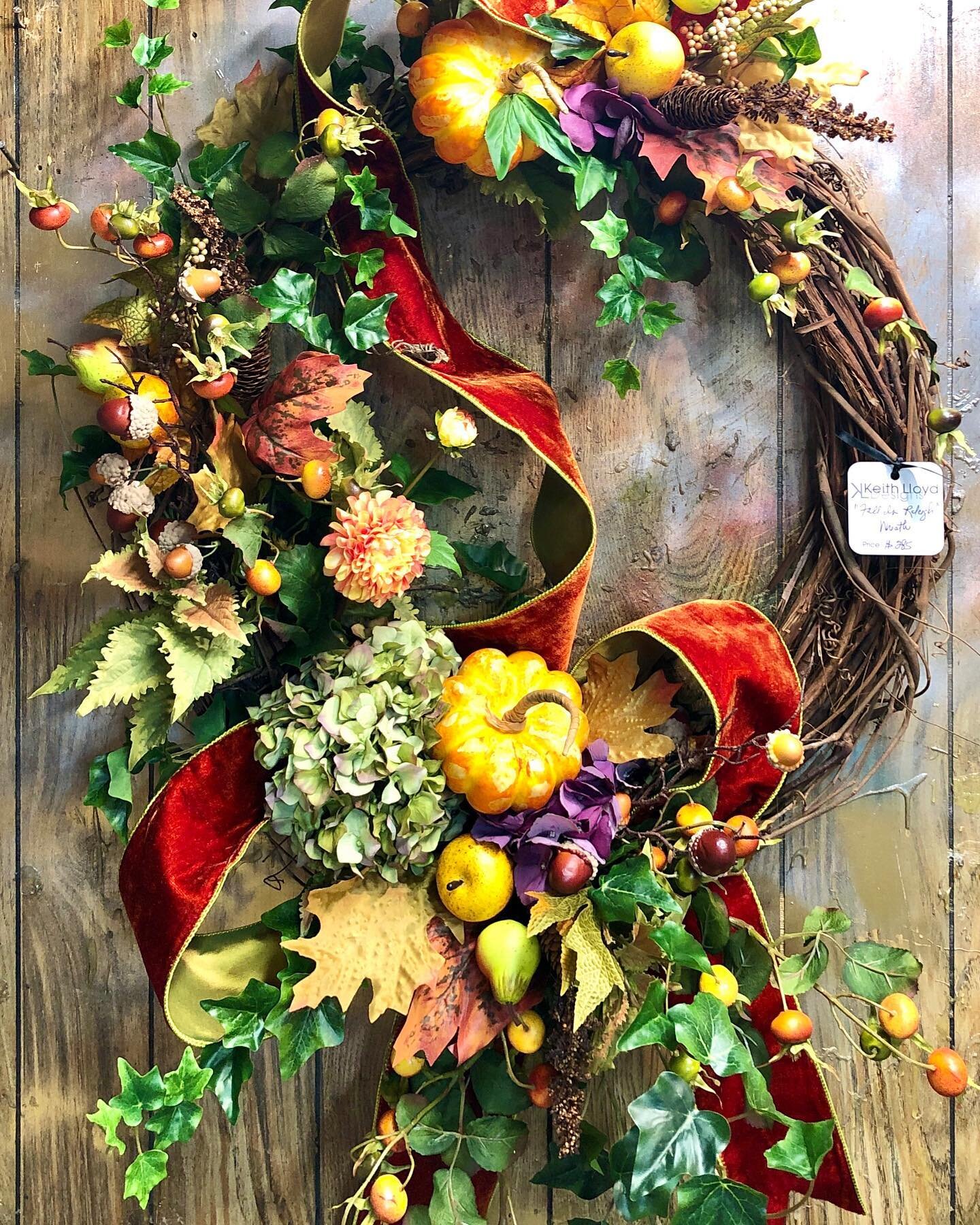 More beautiful Fall wreaths have arrived @lloydandlady boutiques!  Come make your selection today.
.
.
.
#wreath #wreathsforsale #fall #fallwreath #floraldesign #customfloraldesign #autumn #boutiqueshopping #boutique #shoplocal #shopsmall #shopraleig