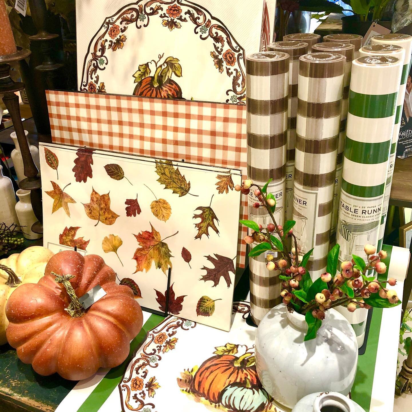 Fall paper placemats and runners are must haves @lloydandlady boutiques.  Shop with us Sunday 1-5pm, during the last day of our Fall Open House!
.
.
.
#fall #falldecor #falldecorations #placemats #tabledecor #tablesetting #tablerunner #paper #paperpl