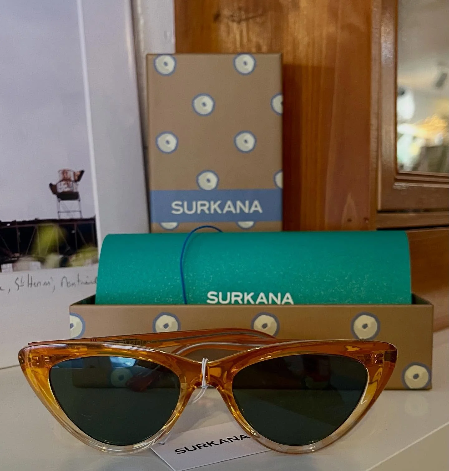 Surkana 💚 @surkana #lunettesoleil #sunglasses #boutiquecadeau #rosemontpetitepatrie #montrealgiftstore #boutiqueaccessoires