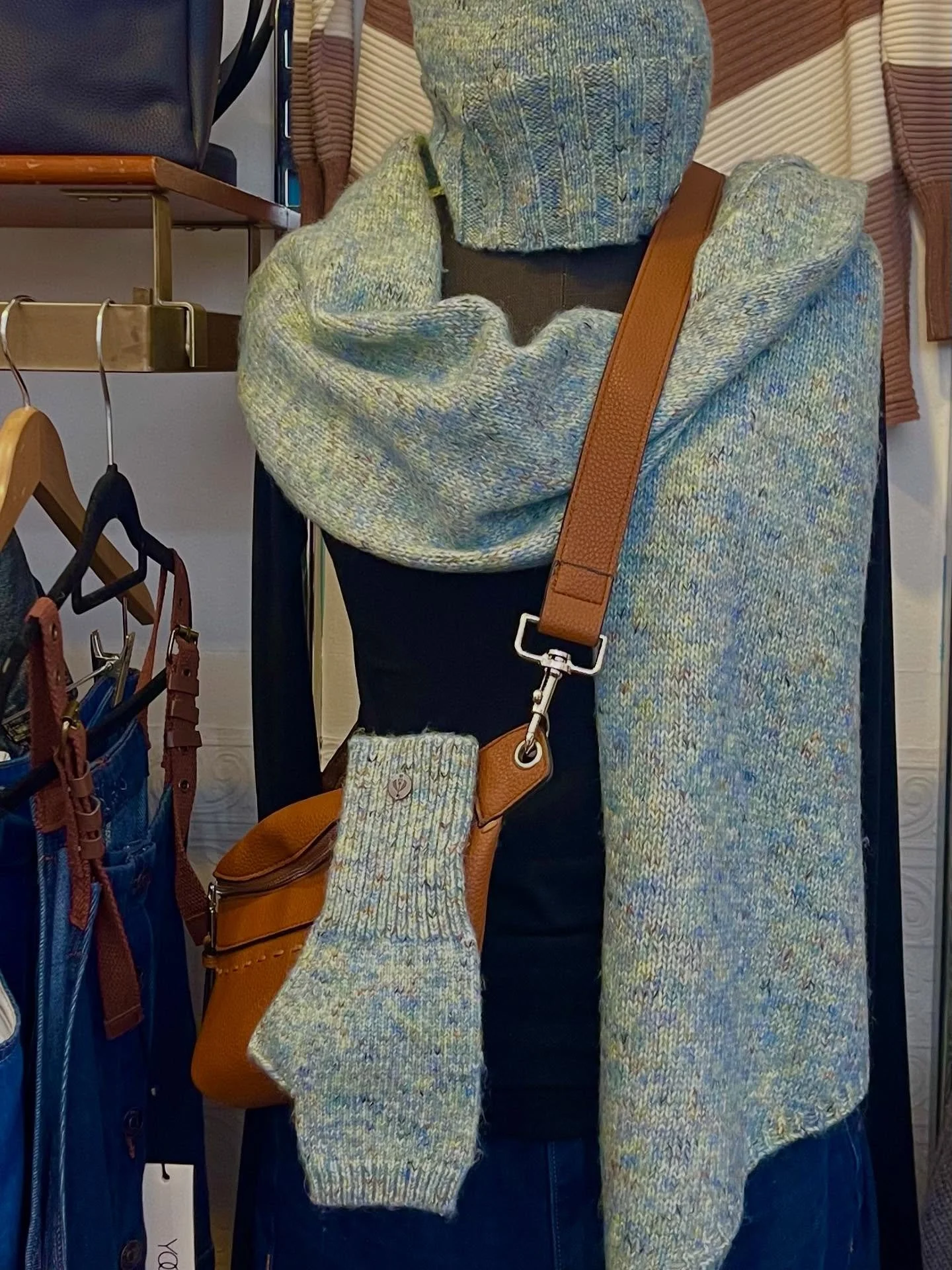 Foulard, tuque et gant  FRAAS 🩵🍂🩵🍂🩵 @fraas.europe  #foulards #tuque #gants #fraas