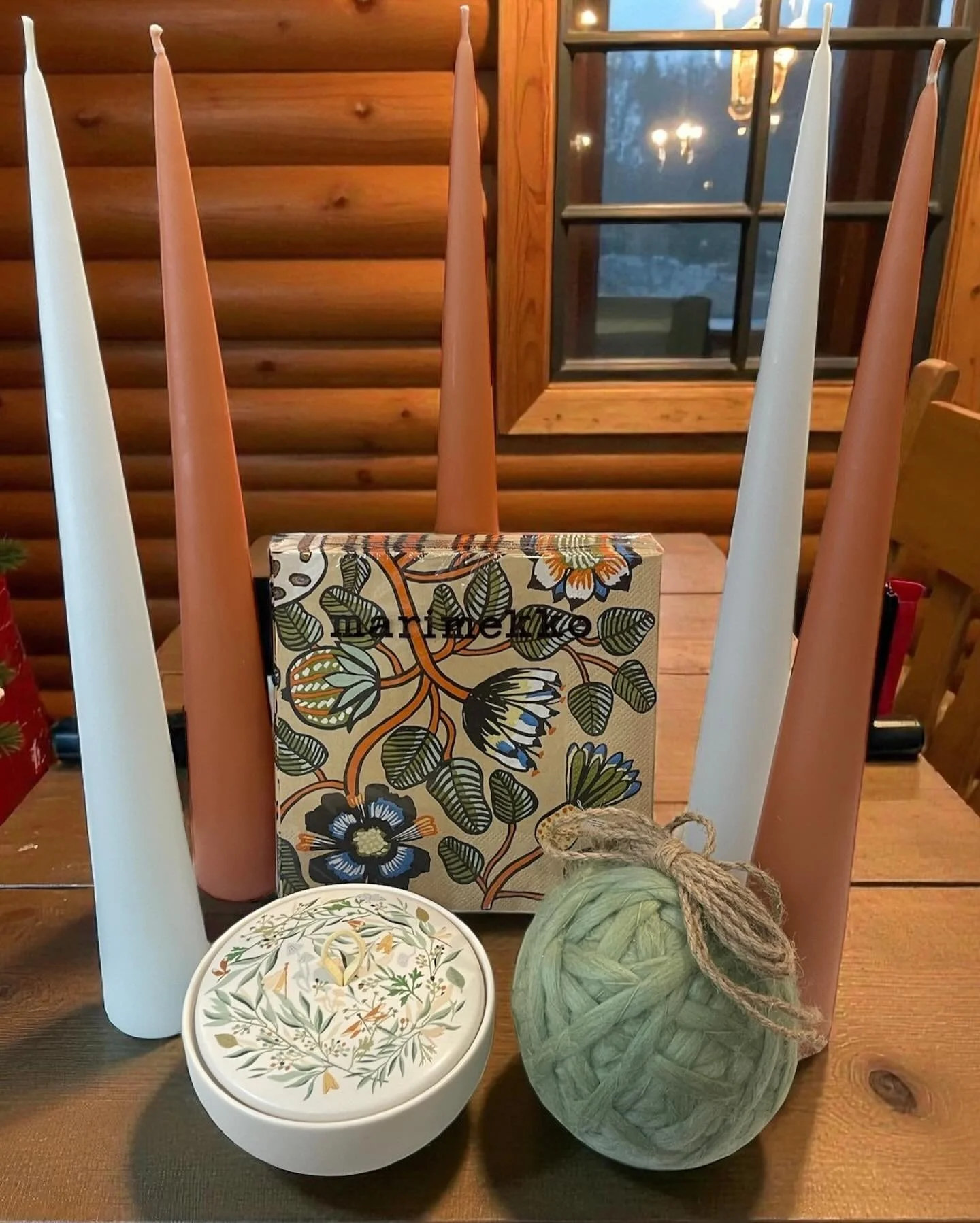 Chandelles danoises et nouvelle napkin Marrimeko @marimekkocanada #carsimtrading #boutiquecadeau #boutiquemontreal #napkins #chandelles #danishcandles