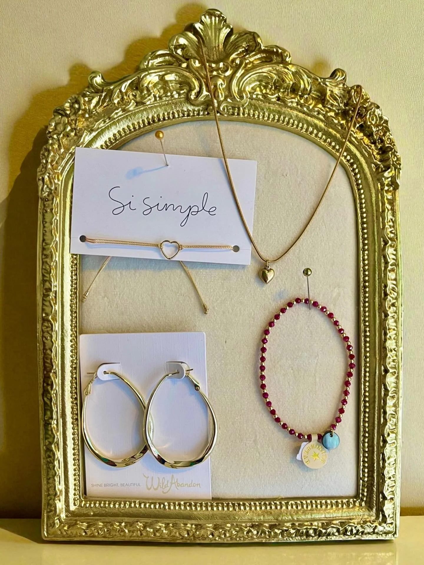 Bon samedi 🩵 Nous avons des collections  de bijoux vari&eacute;s pour tous les go&ucirc;ts🩵 @sisimple @blinckstar @wildabandonjewelry @glee.jewelry