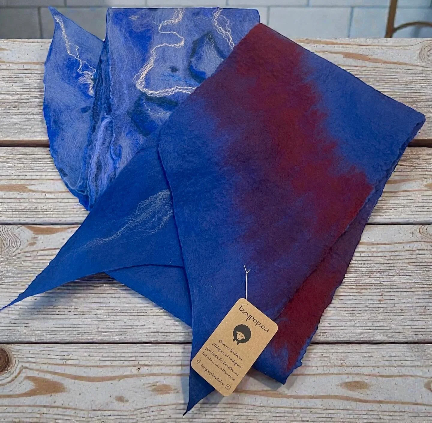 Foulards en laine de merino &hellip; doux et chaud! @izzypop.lalalaine #foulardslaine #lainedemerino #merinowool #boutiqueshopping #designquebecois #produitslocaux #shoplocal