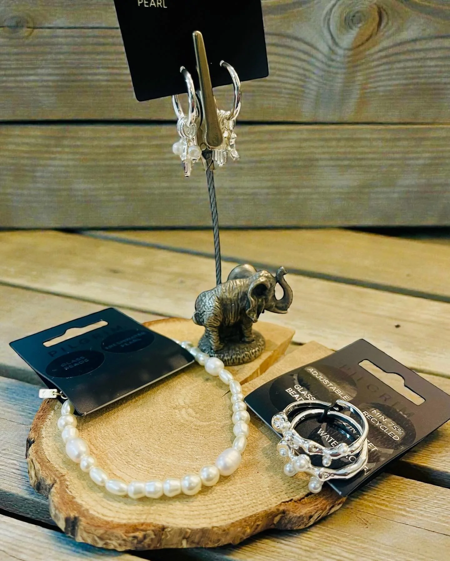 Bon dimanche 🎄❤️🛍️ #achatlocal  @mishky_official @pilgrim.canada #noel2025 #supportsmallbusiness #rosemontpetitepatrie #ideecadeaux