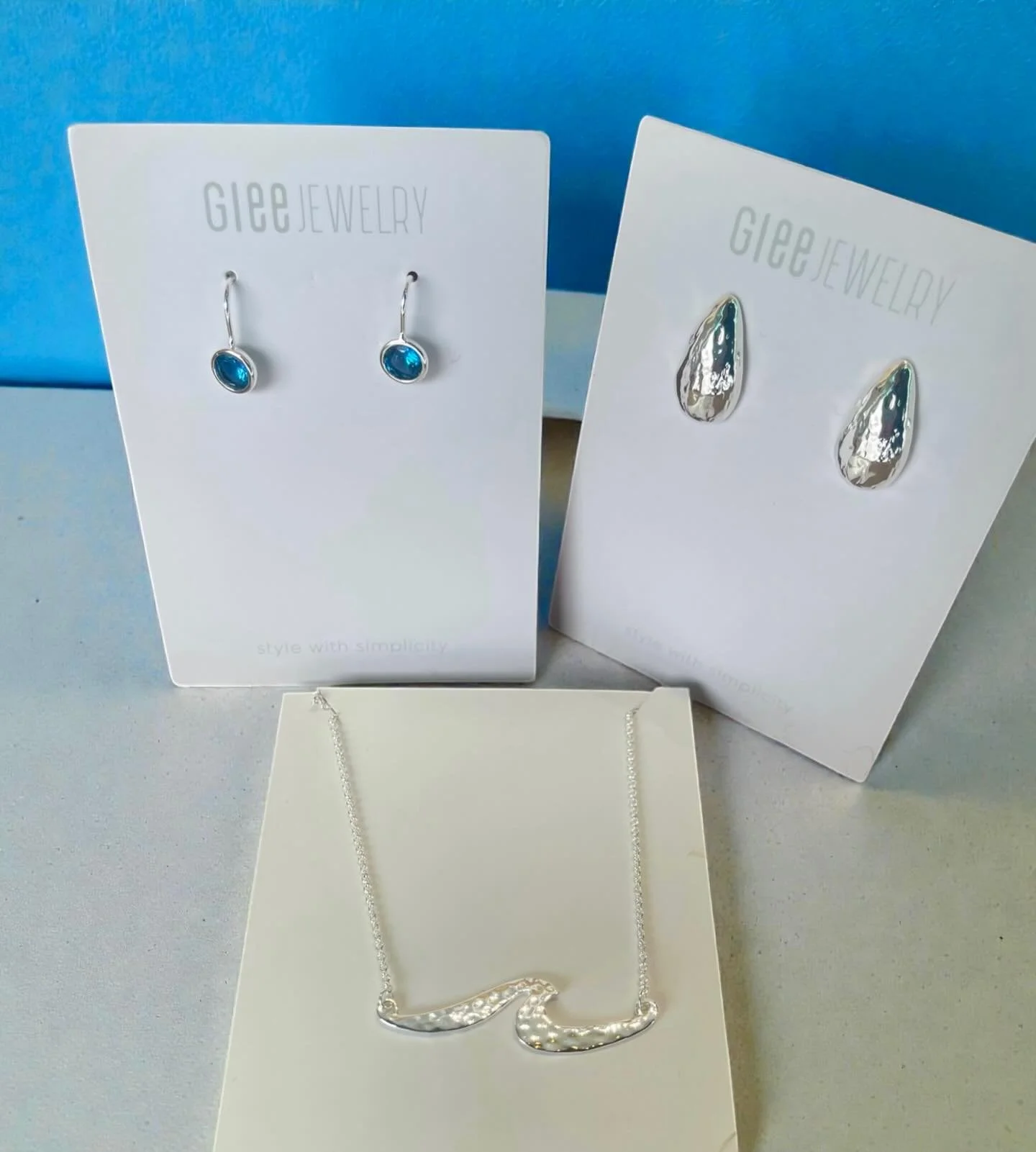 Bijoux GLEE 🩵💙 @glee.jewelry #bijouxsimple #simplejewelry #giftshop #montrealgift #boutiquecadeau